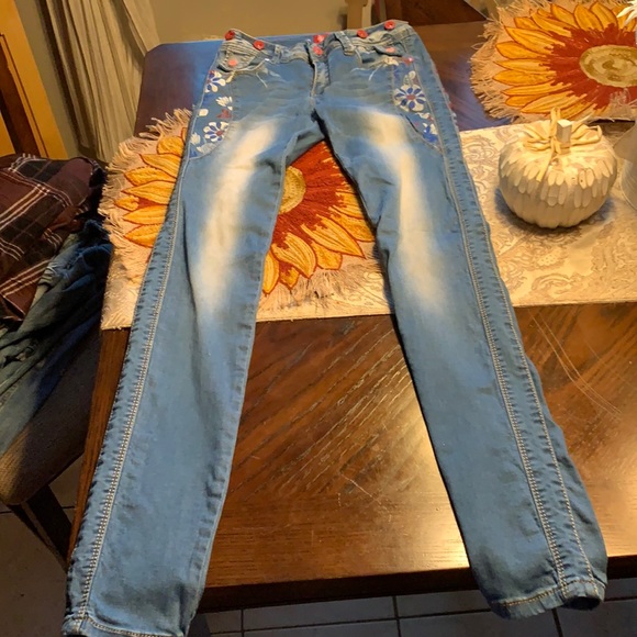 Tory Burch Denim - Tory Burch Jeans size 26 will fit a 25 waist